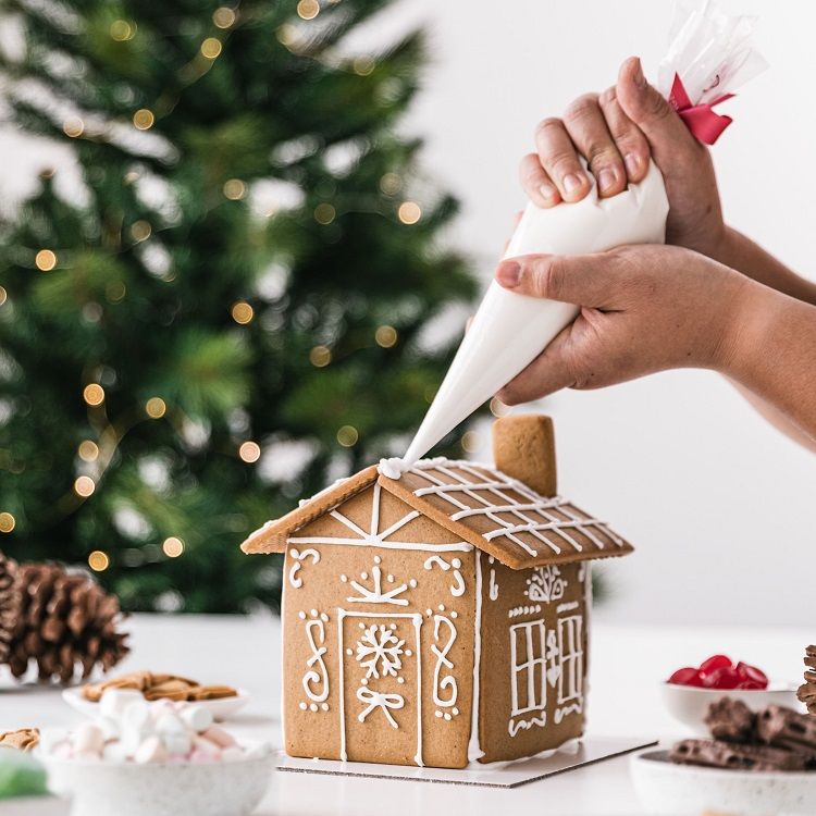 Gingerbread Folk Image 1